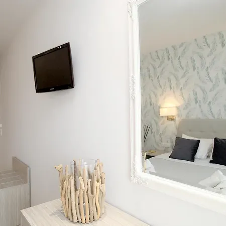 Irida Apartment
